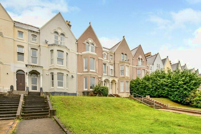 2 Bedroom Flat To Rent In Connaught Avenue, Plymouth, PL4