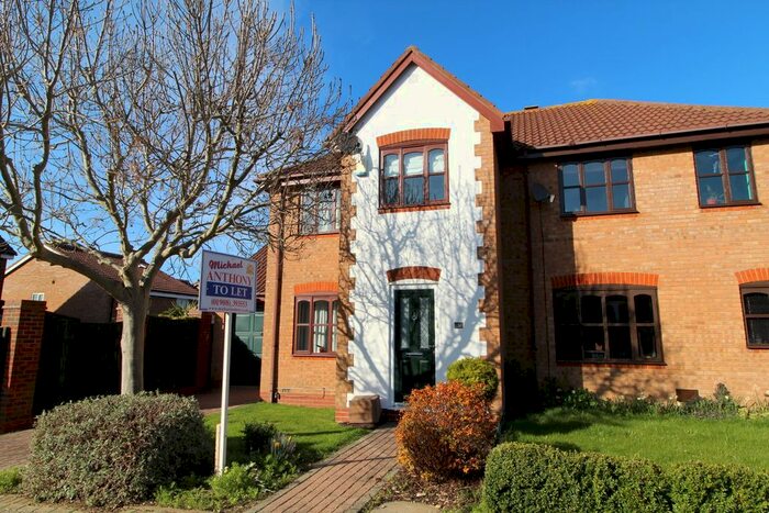 3 Bedroom Semi-Detached House To Rent In Porthcawl Green, Tattenhoe, Milton Keynes, MK4