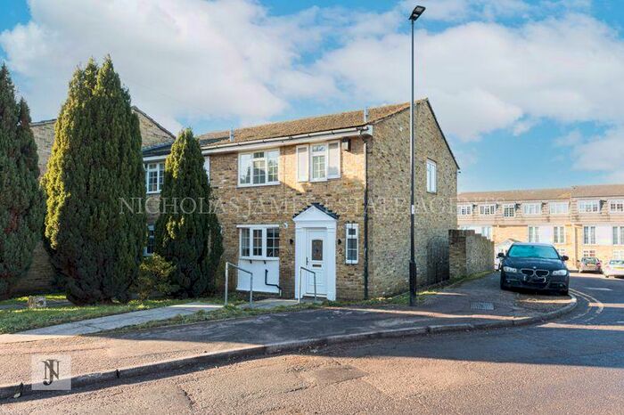 3 Bedroom End Of Terrace House To Rent In Capstan Ride, Enfield, EN2