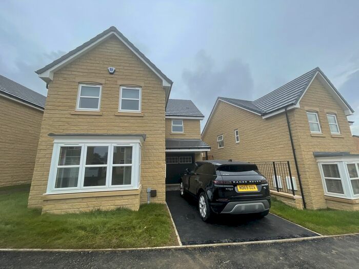 3 Bedroom Detached House To Rent In Spring Wood Crescent, Leeds, Yorkshire, LS16