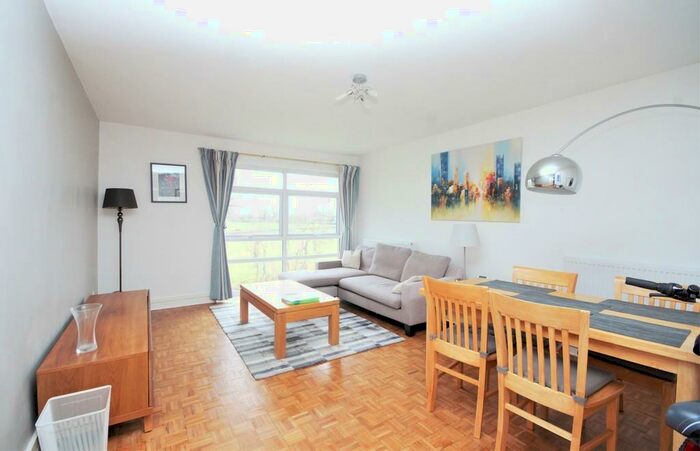 2 Bedroom Apartment To Rent In Bloomsbury Court, Moss Lane, Pinner, HA5