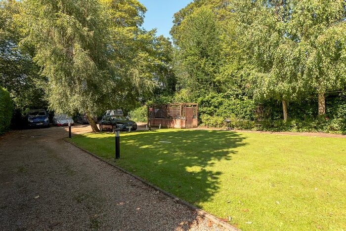 1 Bedroom Flat To Rent In Grosvenor Road, St. Albans, Hertfordshire, AL1