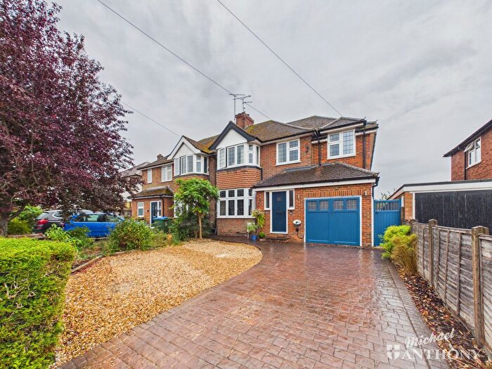 4 Bedroom Semi-Detached House For Sale In Turnfurlong, Aylesbury, HP21
