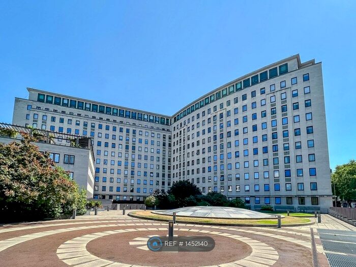 2 Bedroom Flat To Rent In Whitehouse Apartments, London, SE1