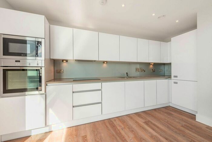 1 Bedroom Flat To Rent In Lower Richmond Road, North Sheen, Richmond, TW9