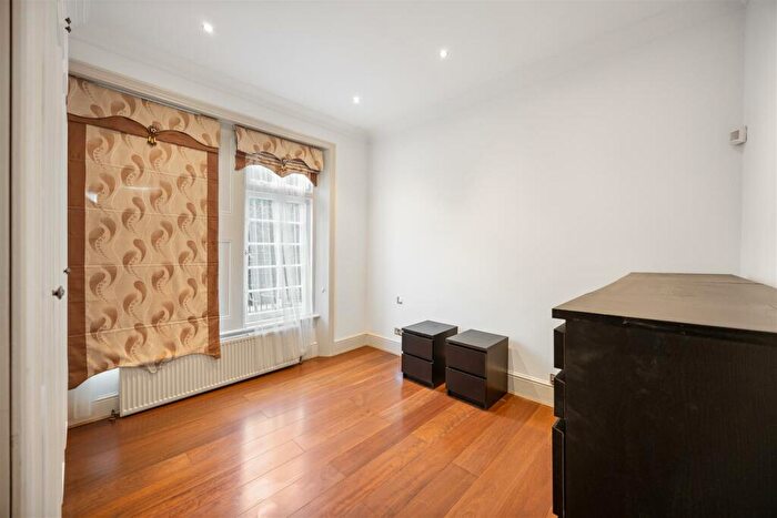 2 Bedroom Flat To Rent In Canfield Gardens, South Hampstead, NW6