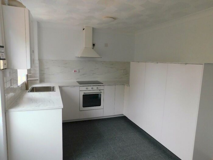 3 Bedroom Semi-Detached House To Rent In Paulsgrove, Peterborough, Cambridgeshire, PE2