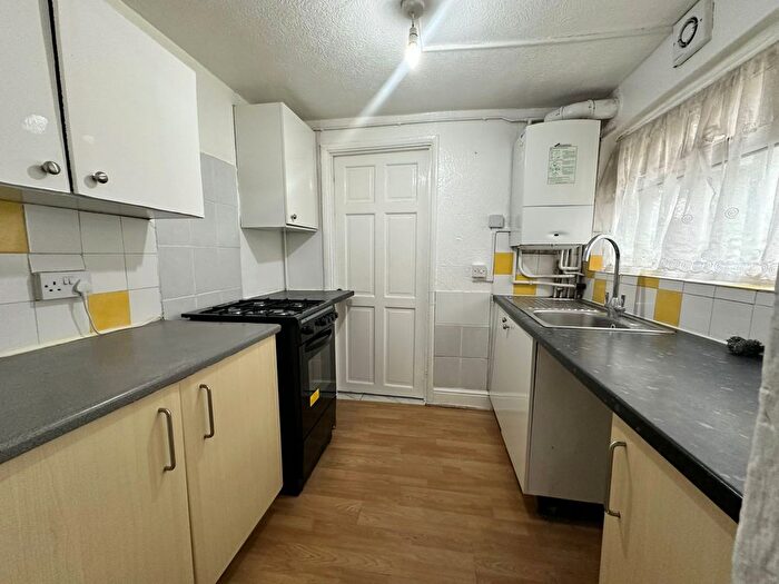 4 Bedroom Terraced House To Rent In Roman Road, London, E6