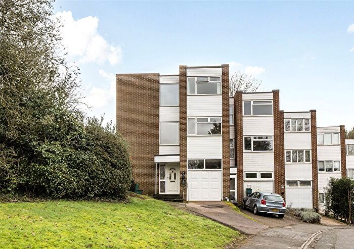 4 Bedroom End Terrace House For Sale In Barrow Hill Close, Worcester Park, Surrey, KT4