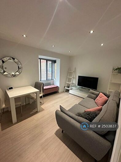 1 Bedroom Flat To Rent In Chingford, London, E4