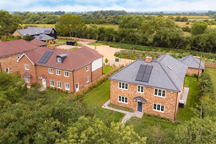 5 Bedroom Detached House For Sale In Little Copse, Astrope, Hertfordshire, HP23