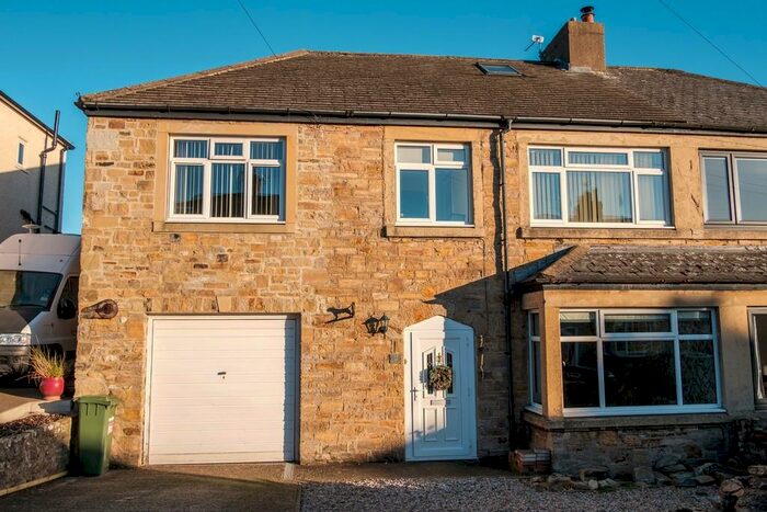 4 Bedroom Semi-Detached House For Sale In Stanley Grove, Richmond, DL10