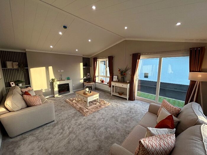 2 Bedroom Mobile/park Home For Sale In The Image Sandy Bay, Canvey Island, SS8