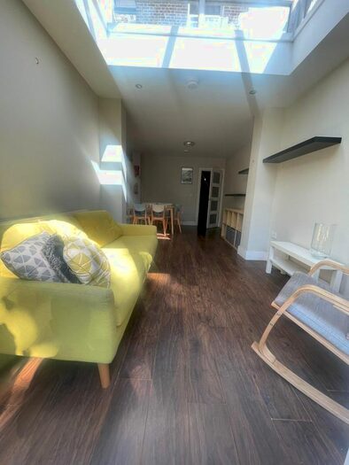 3 Bedroom Flat To Rent In Rectory Road, London, N16