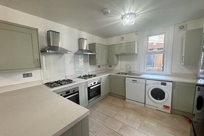 6 Bedroom Terraced House To Rent In Llantwit Street Cardiff, CF24