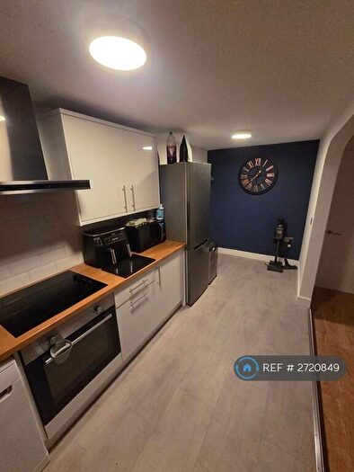 2 Bedroom Flat To Rent In The Spinnakers, Liverpool, L19