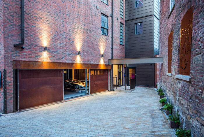 2 Bedroom Apartment To Rent In Clavering Place, Newcastle, NE1