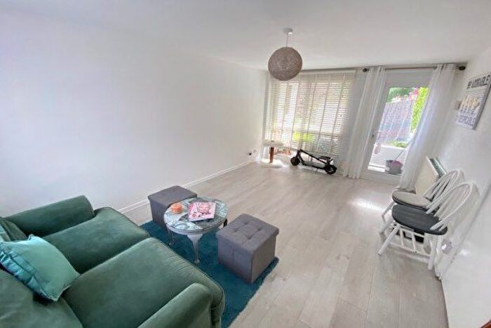 1 Bedroom Flat To Rent In Moira Street, Loughborough, LE11