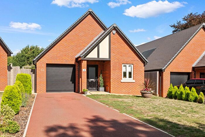 3 Bedroom Bungalow For Sale In Upton Drive, Defford, Worcestershire., WR8