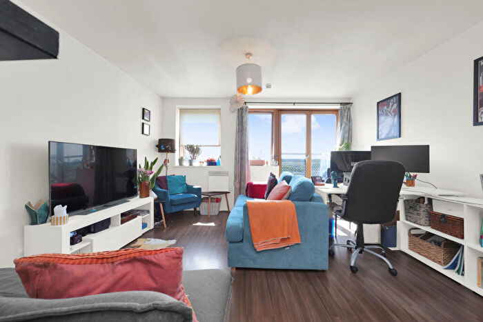 1 Bedroom Apartment For Sale In Leamore Court, Meath Crescent, London, E2