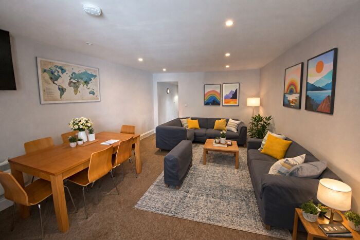 6 Bedroom Flat To Rent In Eaton Crescent, Bristol, BS8