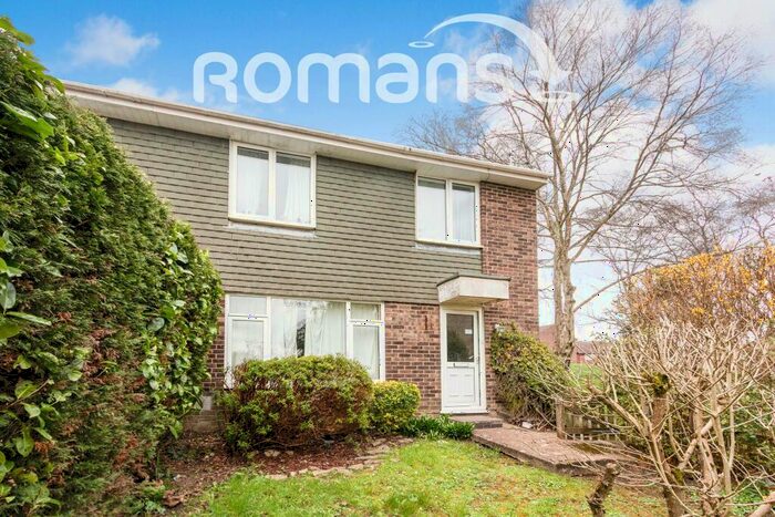 3 Bedroom End Of Terrace House To Rent In The Chantrys, GU9
