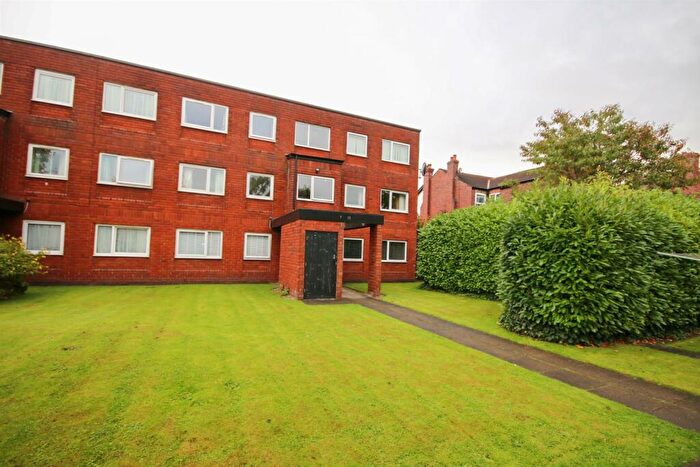 2 Bedroom Flat For Sale In Greenside Court, Monton Road, Monton, M30