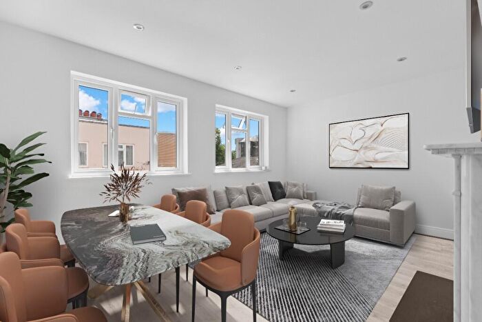 2 Bedroom Flat For Sale In Lower Addiscombe Road, Croydon, London, CR0