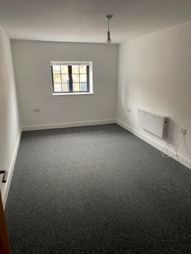 Studio To Rent In [F-] A Rockstone Lane, Southampton, Hampshire, SO14