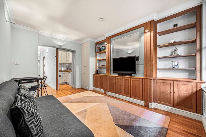 1 Bedroom Flat To Rent In Sheridan Buildings, Martlett Court, WC2B