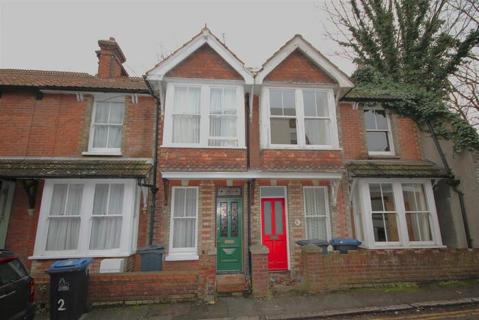 2 Bedroom Property To Rent In Kirbys Lane, Canterbury, CT2