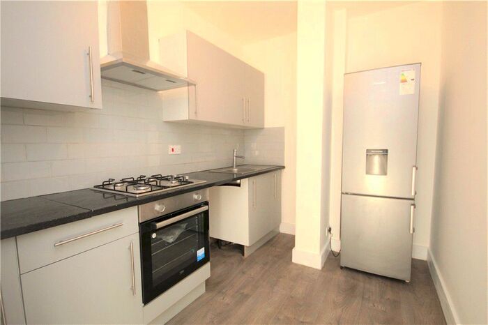 3 Bedroom Flat To Rent In Bensham Manor Road, Thornton Heath, CR7