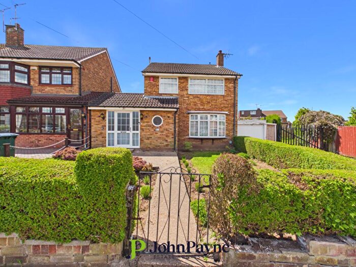 3 Bedroom Detached House For Sale In Haytor Rise, Wyken, Coventry, CV2