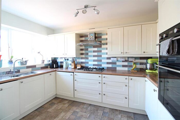 3 Bedroom House For Sale In Priors Walk, Newport, PO30