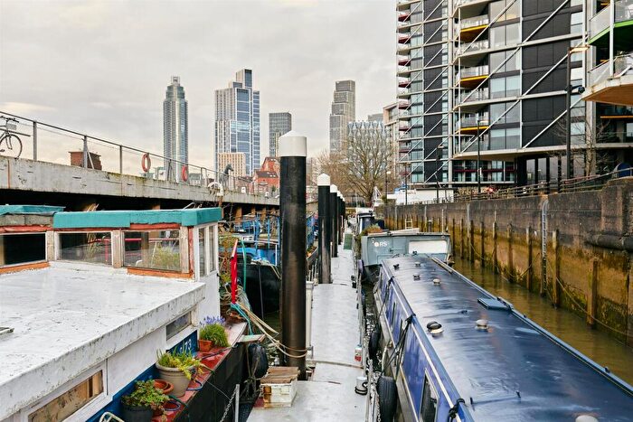 1 Bedroom House Boat For Sale In Nine Elms Pier, Nine Elms, SW11