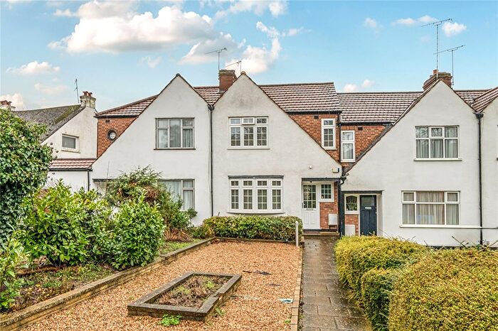 3 Bedroom Terraced House For Sale In Great North Road, New Barnet, Barnet, EN5