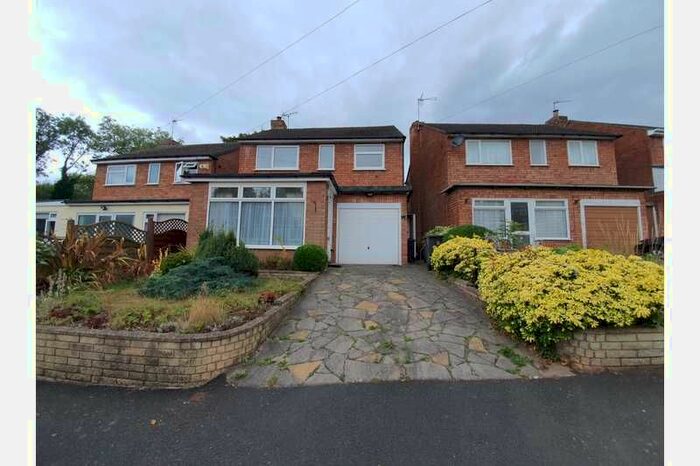 3 Bedroom Detached House To Rent In Rowney Croft, Hall Green, Birmingham, B28