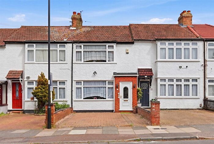 3 Bedroom Terraced House For Sale In Winnington Road, Enfield, EN3