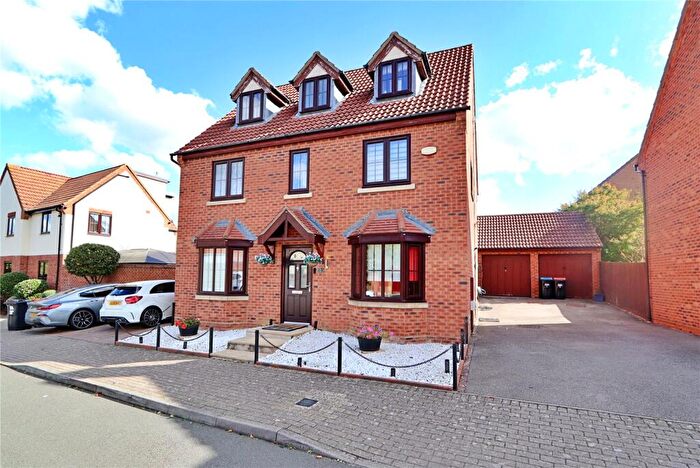 5 Bedroom Detached House For Sale In Edzell Crescent, Westcroft, MK4