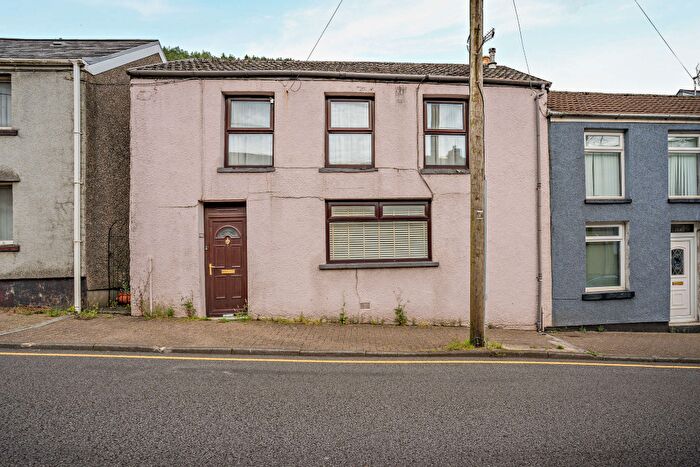 3 Bedroom End Of Terrace House For Sale In High Street, Ogmore Vale, Bridgend, CF32