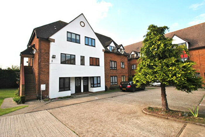 2 Bedroom Maisonette To Rent In Bidwell Close, Letchworth Garden City, SG6