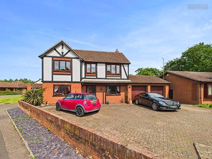 4 Bedroom Detached House For Sale In Cardinals Gate, Werrington, Peterborough, PE4