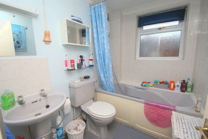 1 Bedroom Flat To Rent In Albany Mews, Andover, SP10