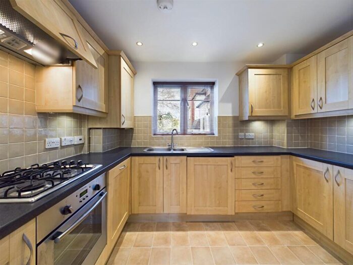 2 Bedroom Flat To Rent In Kineton Grange Solihull, B92