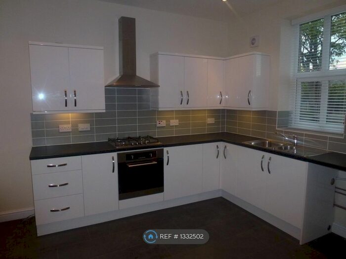 3 Bedroom Terraced House To Rent In Lambgates, Hadfield, Glossop, SK13