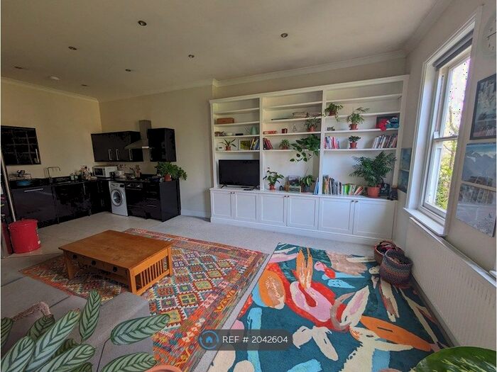 2 Bedroom Flat To Rent In Christchurch Road, London, SW2