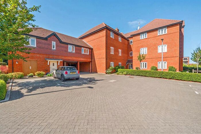 3 Bedroom Apartment For Sale In Foundry Court, Hazylwood, Wokingham, Berkshire, RG40