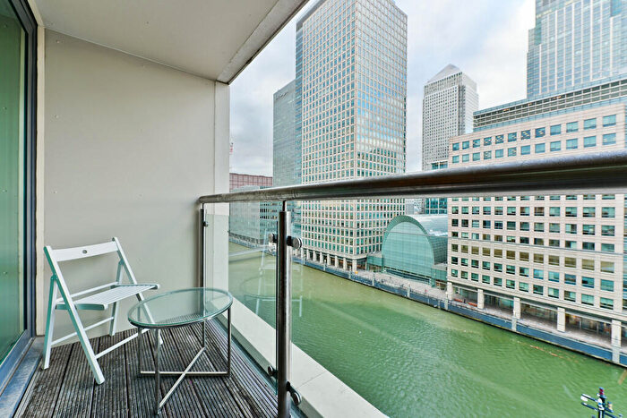 2 Bedroom Apartment To Rent In Discovery Dock South Quay Square, E14