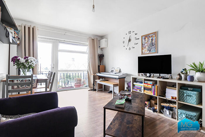 2 Bedroom Apartment To Rent In Alexandra Park Road, London, N22