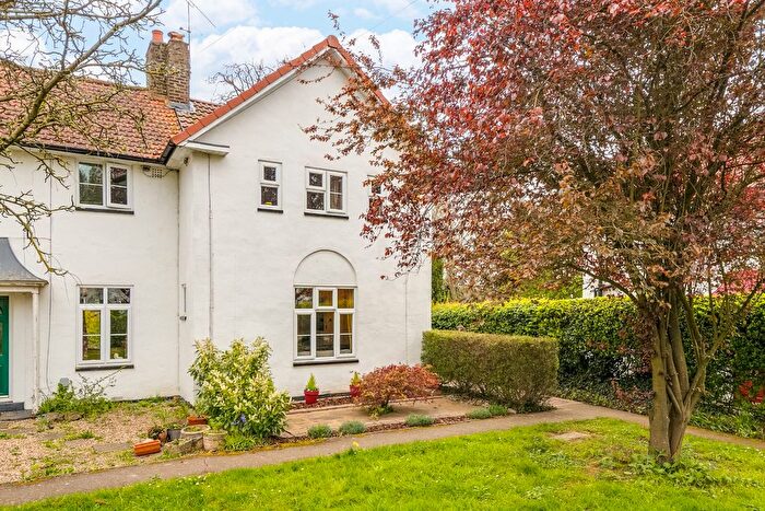 3 Bedroom End Terrace House For Sale In Attimore Close, Welwyn Garden City, Hertfordshire, AL8